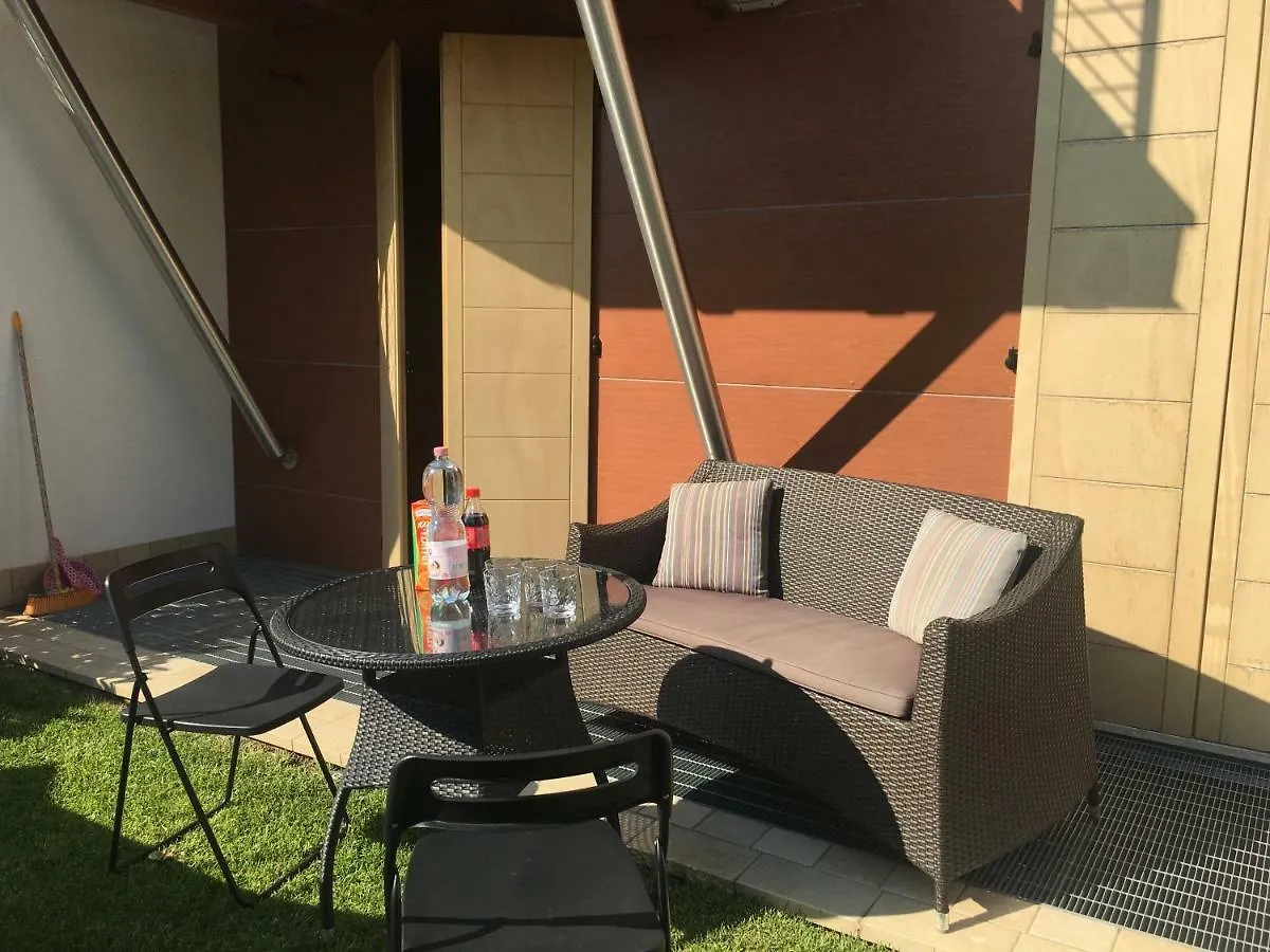 Apartment Paradiso Sul Lago Di Garda Castelnuovo del Garda Italy